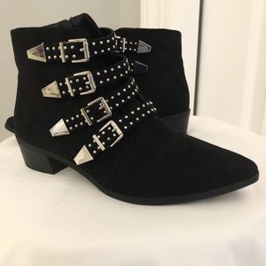 Black Pointed Toe Booties